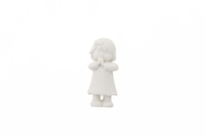 GIRL PRAYING 2.5X1X5.5CM FLAT ON BACK